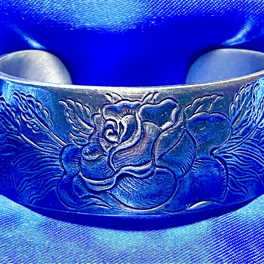 Salisbury Pewter Bracelet, Flower of the Month – June (CFMB-06)